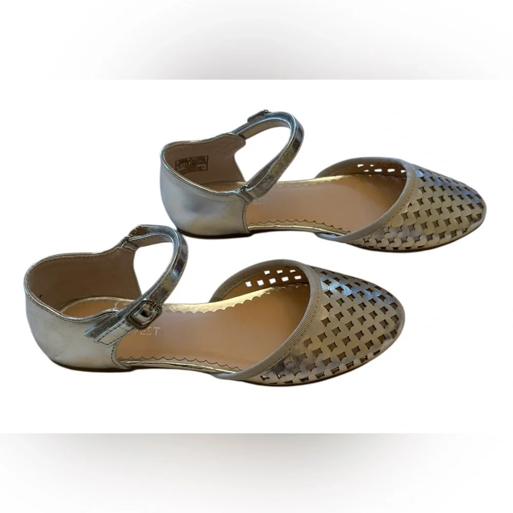 Nine West Vivien Metallic Silver Flats Size 2 M NWT - Picture 10 of 15